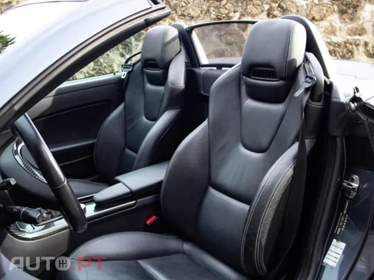 Mercedes-Benz SLK 200 Outro