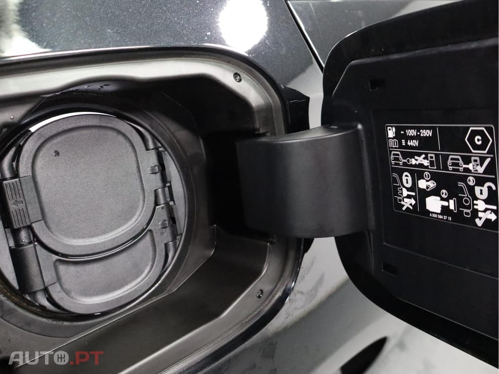 Mercedes-Benz A 250 e Auto