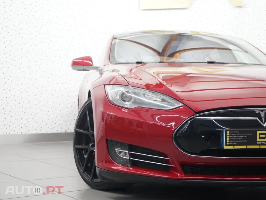 Tesla Model S 85