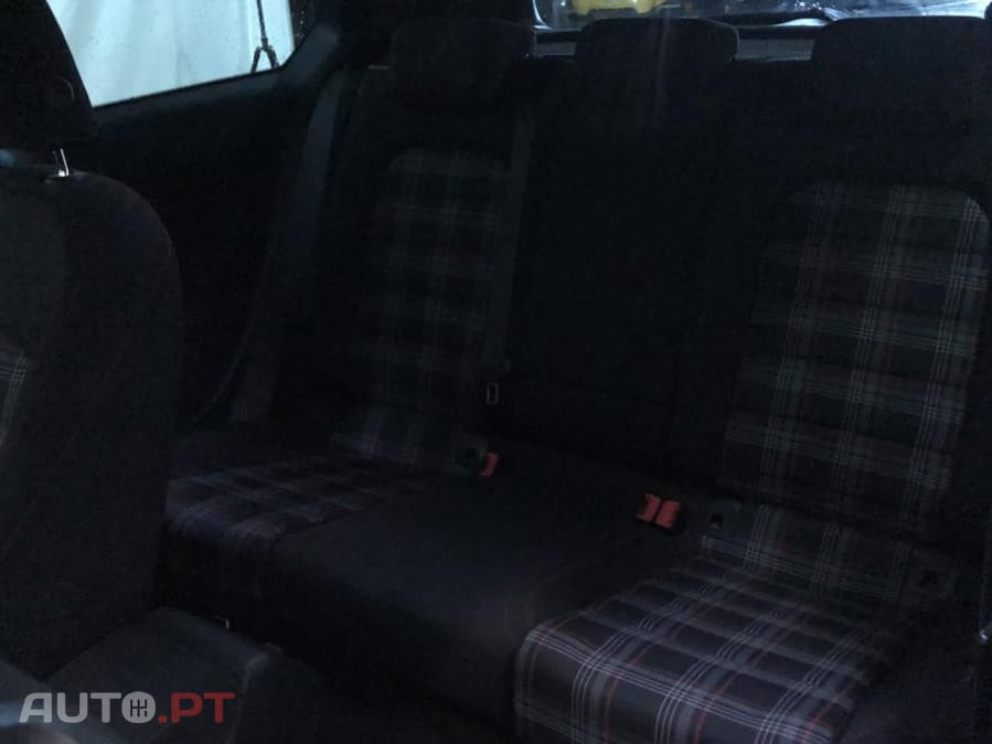 Volkswagen Golf GTI Performance BlueMotion