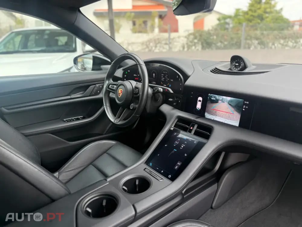 Porsche Taycan ST 4S