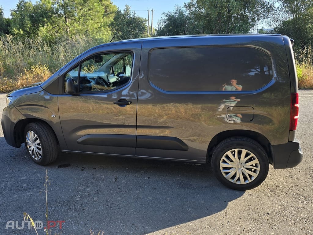 Peugeot Partner 1.5 BlueHDi Asphalt Standard EAT8