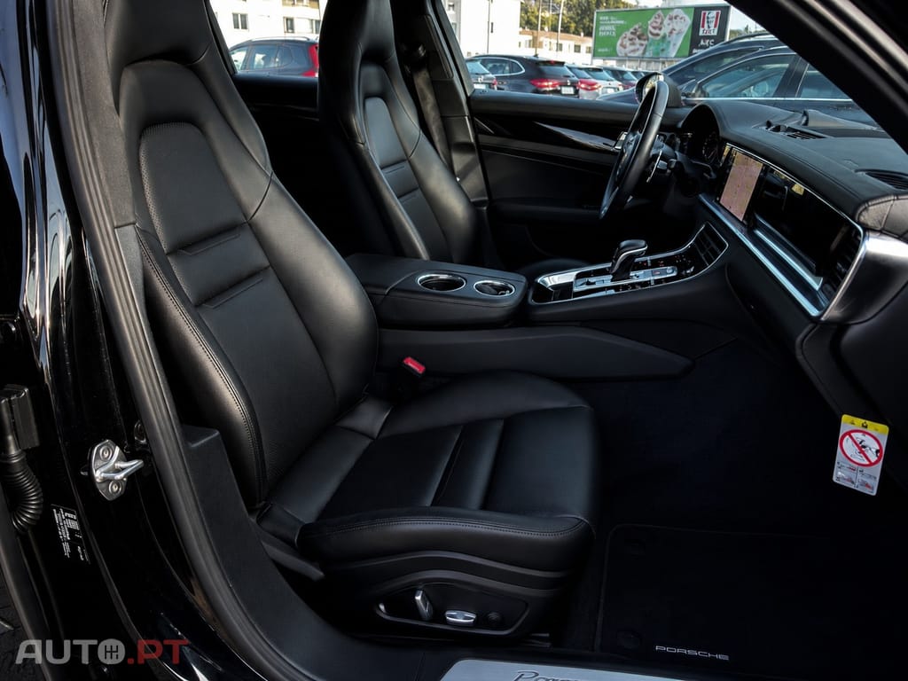Porsche Panamera 4