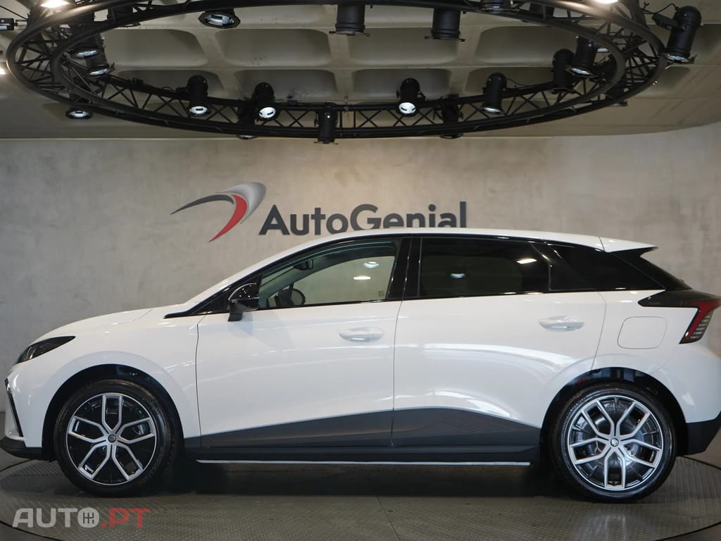 MG MG4 64 kWh Luxury