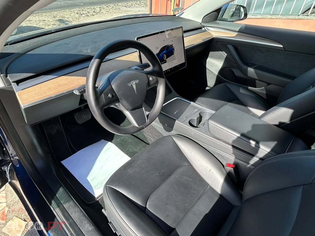 Tesla Model 3 Standard Range Plus RWD