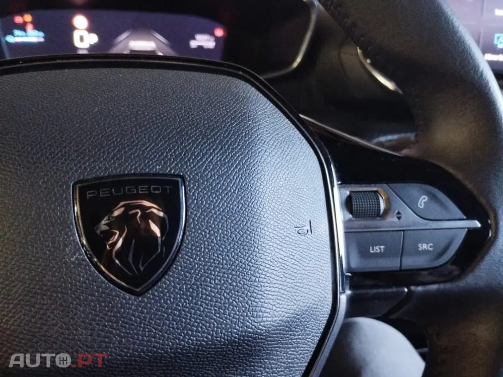 Peugeot E-2008 50 kWh Allure