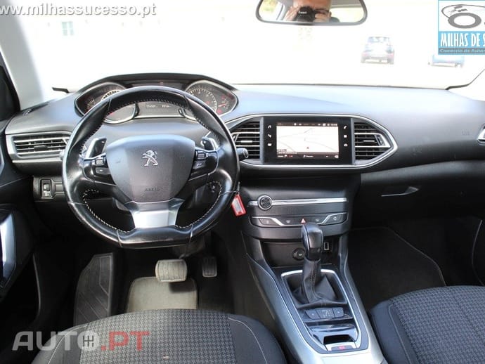 Peugeot 308 1.5 BlueHDI STYLE Aut. 131 CV