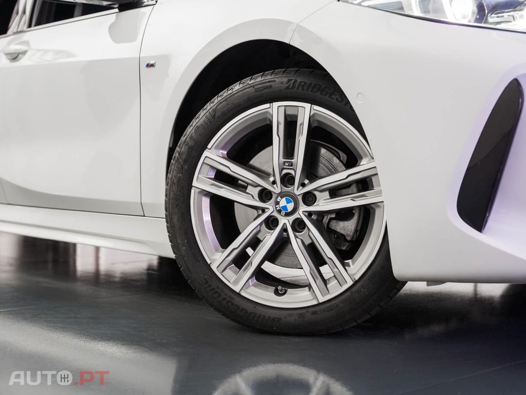 BMW 116 d Pack Desportivo M Auto