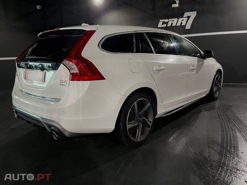 Volvo V60 2.4 D6 R-Design Momentum AWD Phev