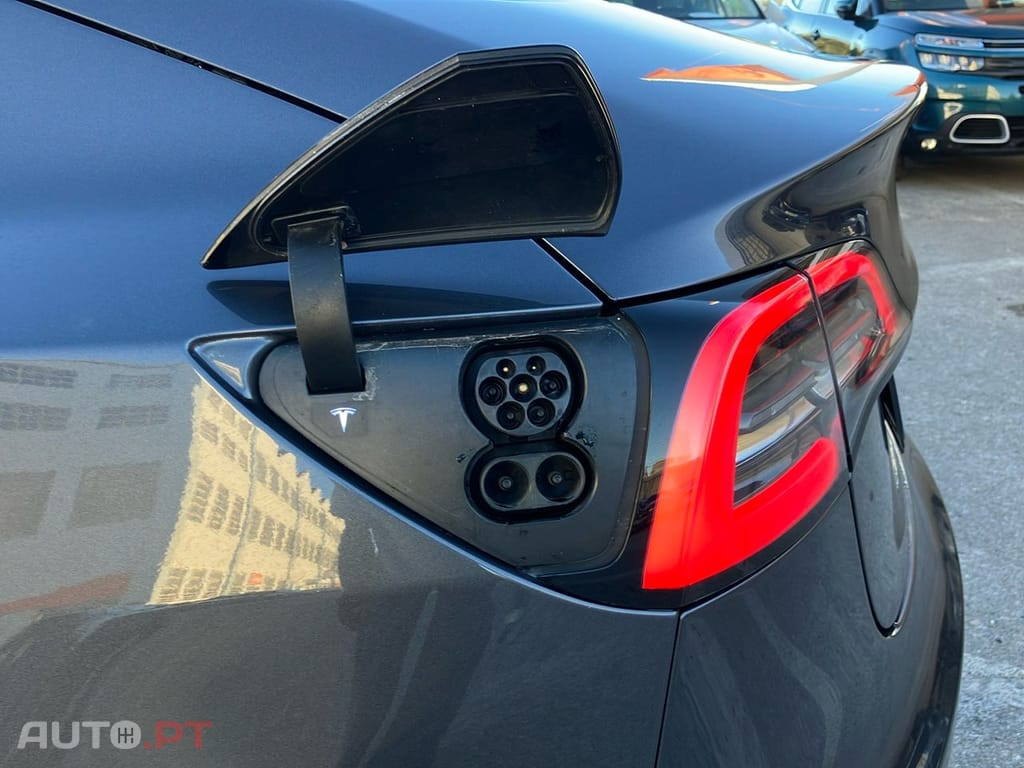 Tesla Model 3 Long-Range Dual Motor AWD
