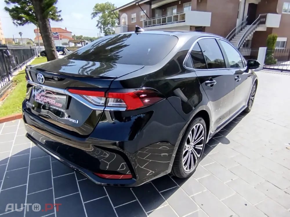 Toyota Corolla 1.8 Hybrid Exclusive