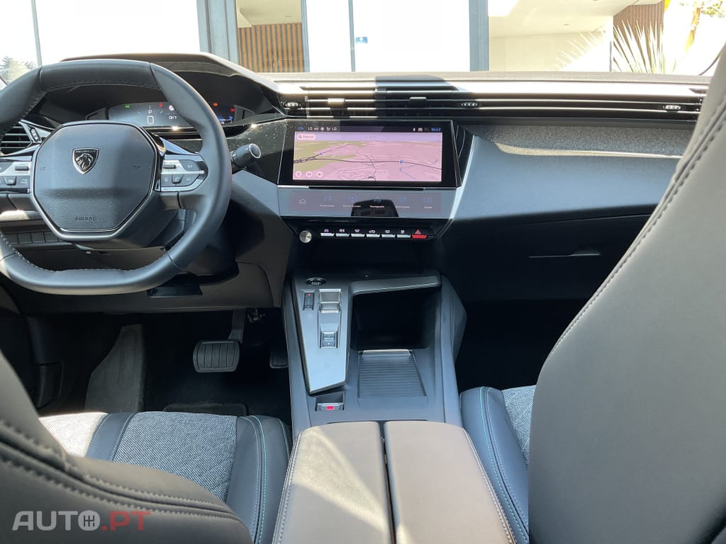 Peugeot 408 1.2 PureTech Allure EAT8