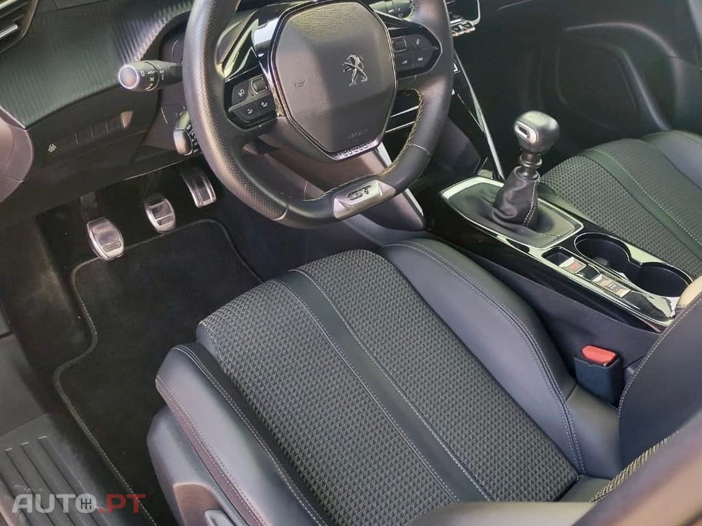 Peugeot 2008 1.5 BlueHDi GT