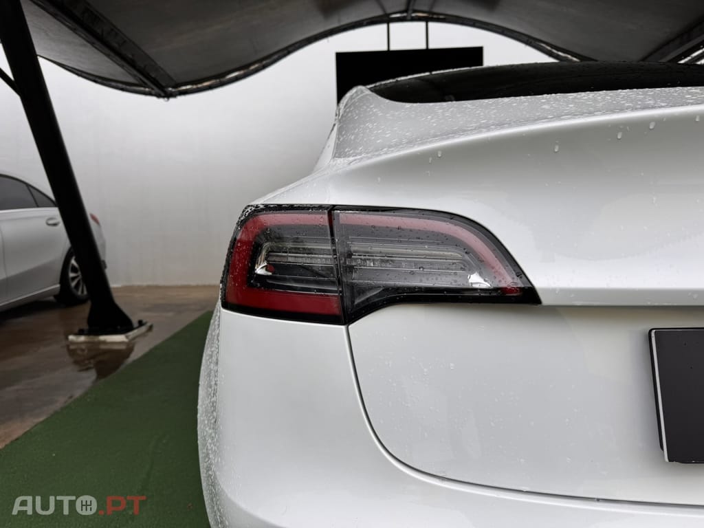 Tesla Model 3 Standard Range Plus RWD