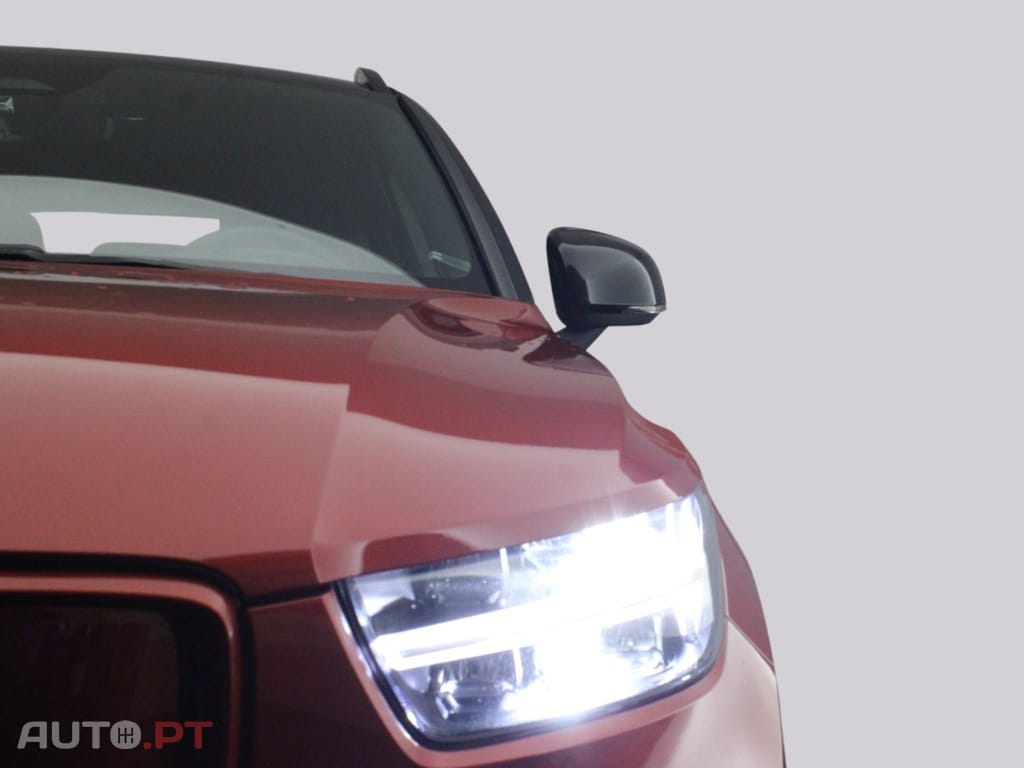 Volvo XC40 78 KWH PLUS AWD