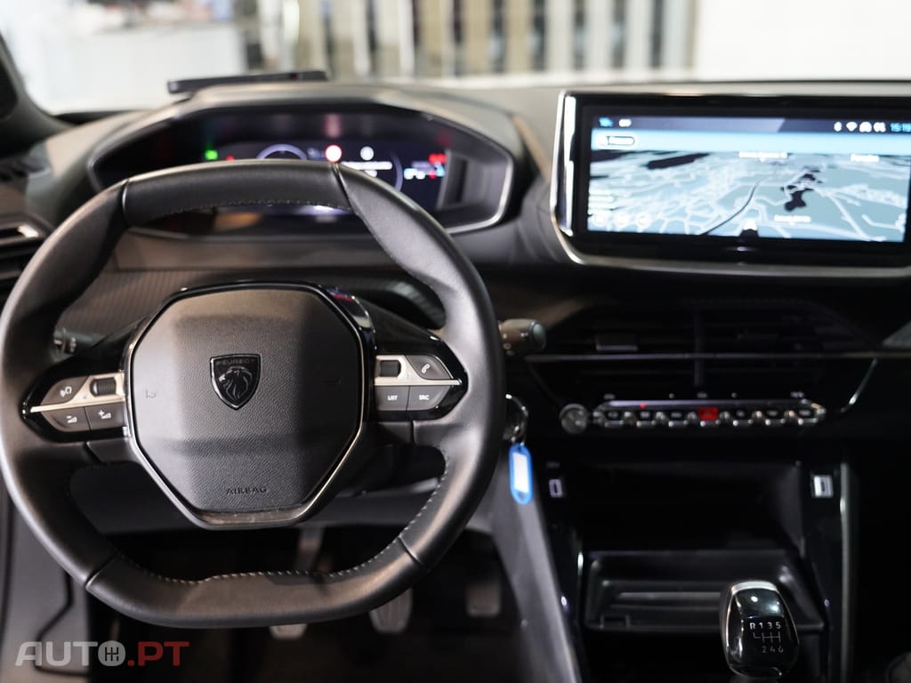Peugeot 2008 1.2 PureTech Allure