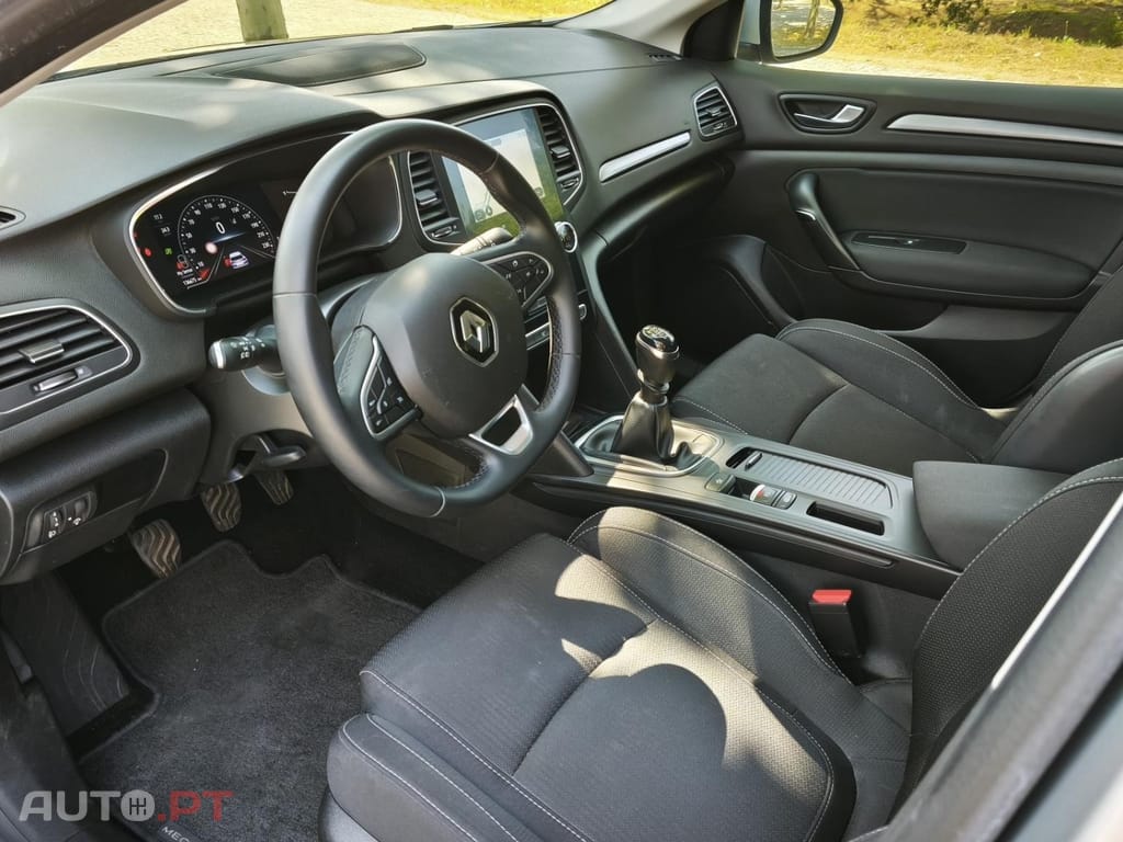 Renault Mégane Sport Tourer 1.5 Blue dCi Business — fotografia 17