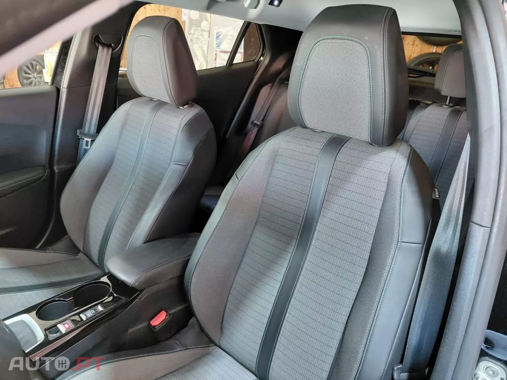 Peugeot 2008 1.2 PureTech Allure Pack