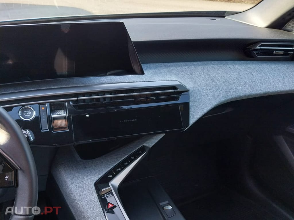 Peugeot E-3008 Allure 73kWh