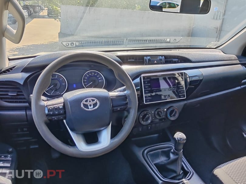 Toyota Hilux 2.4 D-4D 4WD CD CM