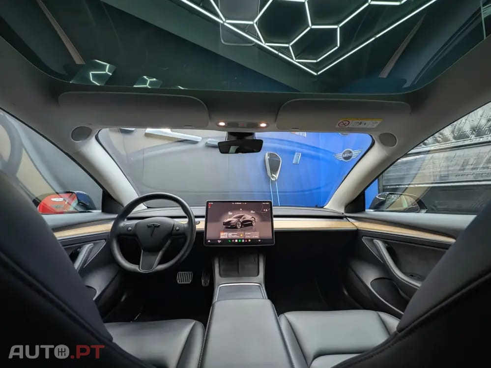 Tesla Model 3 Tração Traseira