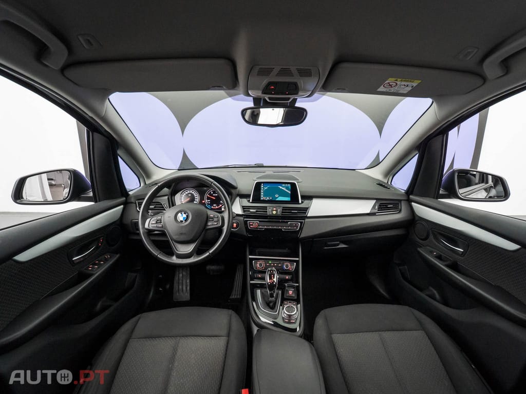 BMW 216 d Auto