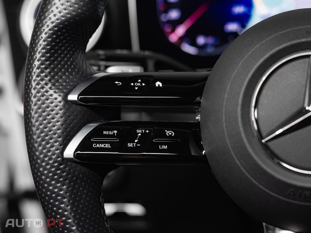 Mercedes-Benz C 300 e 9G-TRONIC AMG Line