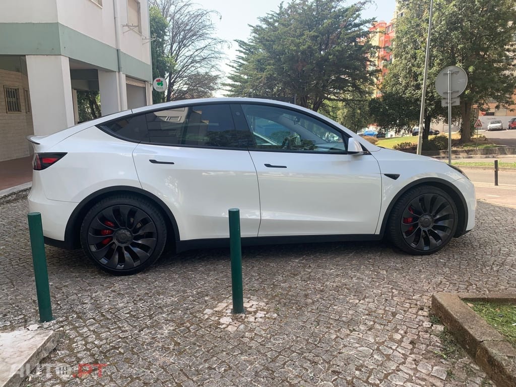 Tesla Model Y Performance Tração Integral