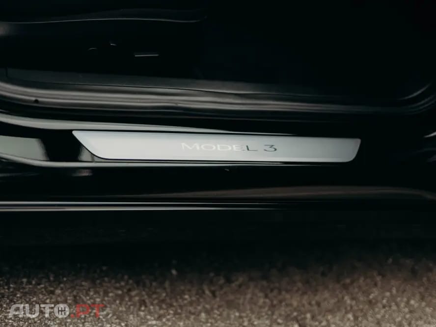 Tesla Model 3 Long Range AWD Dual Motor