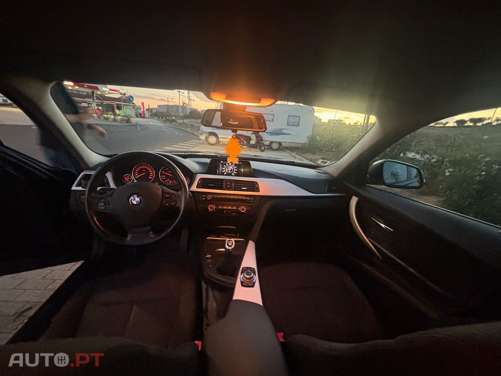 BMW 318 D Touring F31