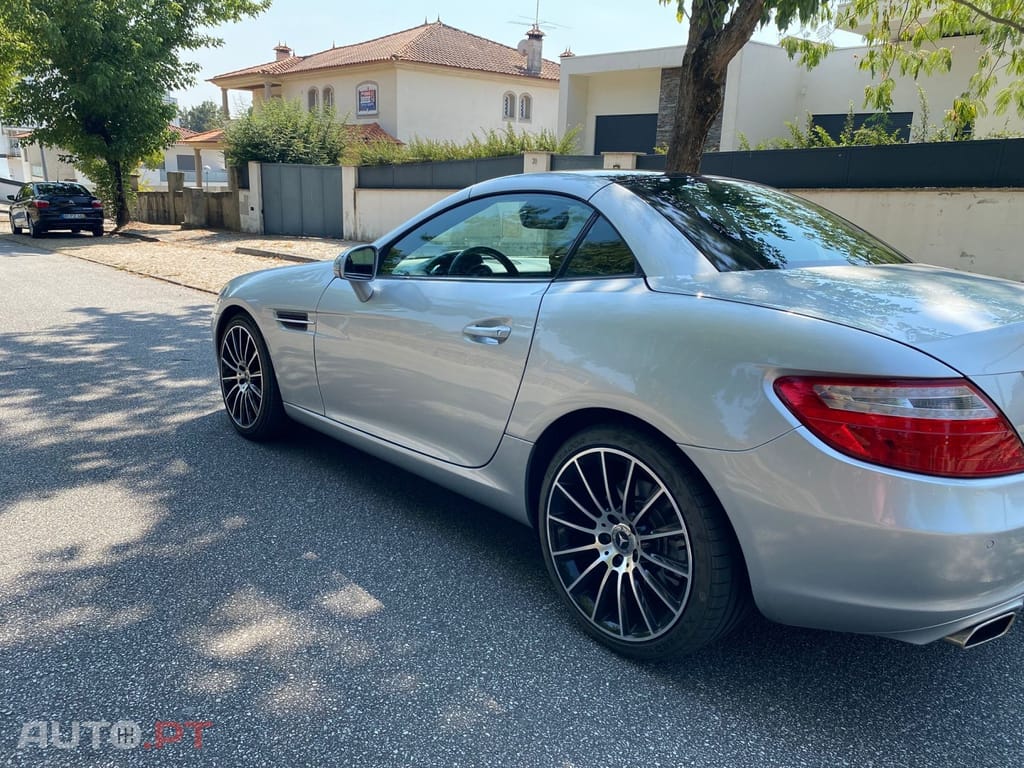 Mercedes-Benz SLK 200 BlueEFFICIENCY Roadster pur