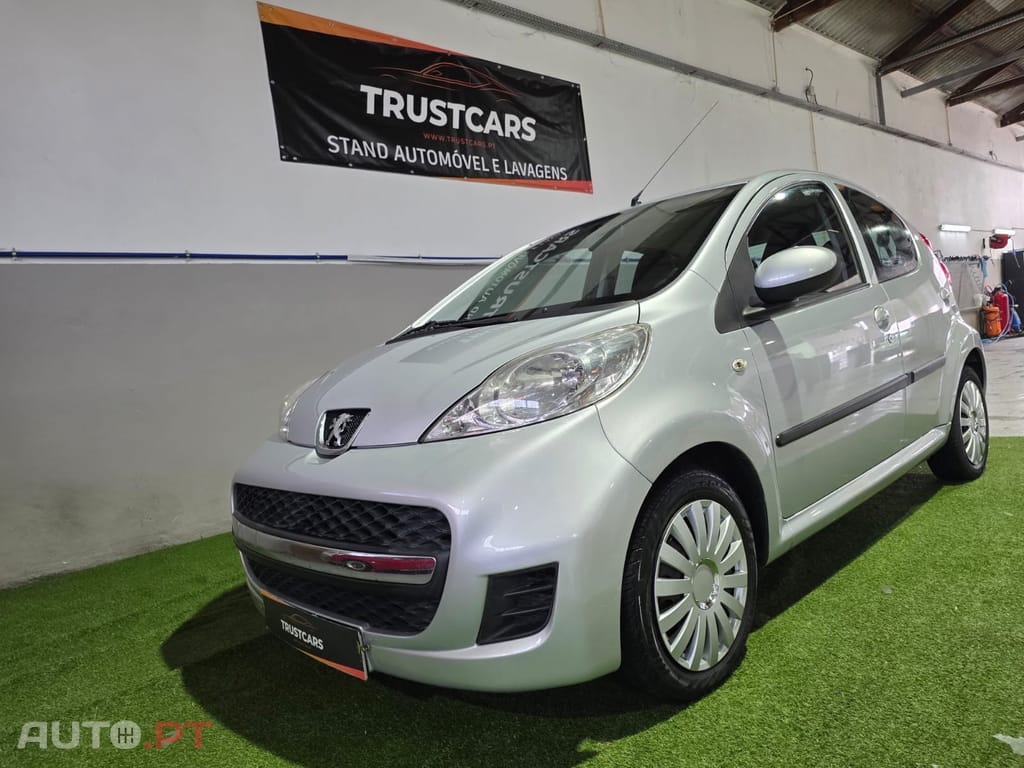 Peugeot 107 1.0 Trendy 2 Tronic