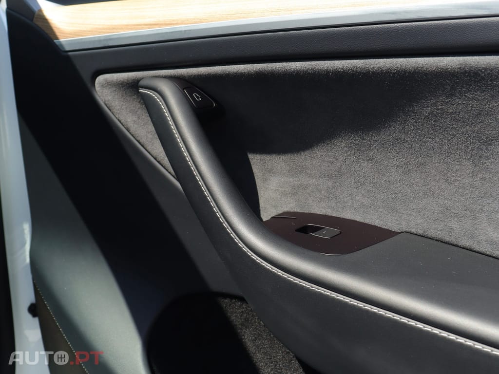 Tesla Model Y Long Range Dual Motor AWD