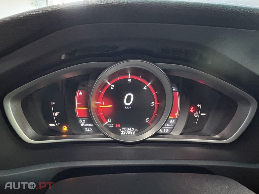 Volvo V40 2.0 D2 R-Design Momentum