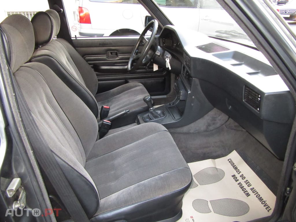 BMW 520 i E28 1983 Clássico