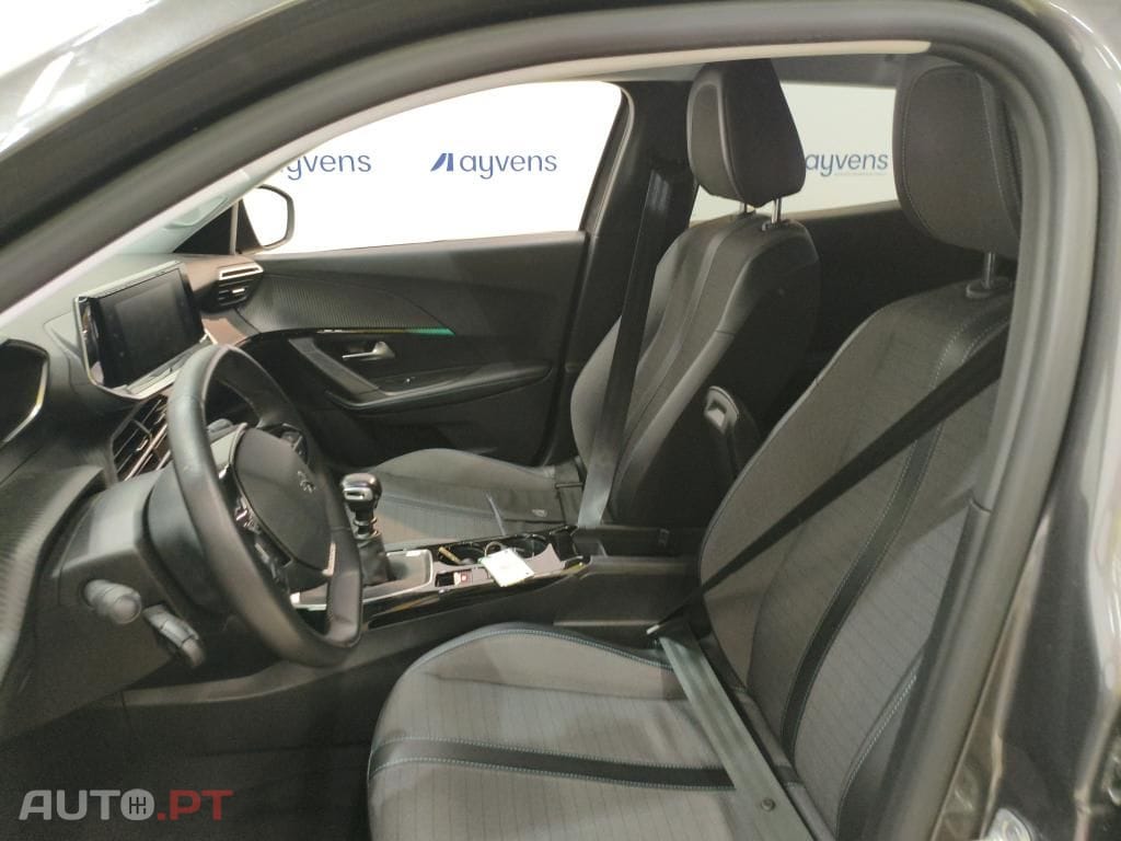 Peugeot 2008 1.2 PureTech Allure