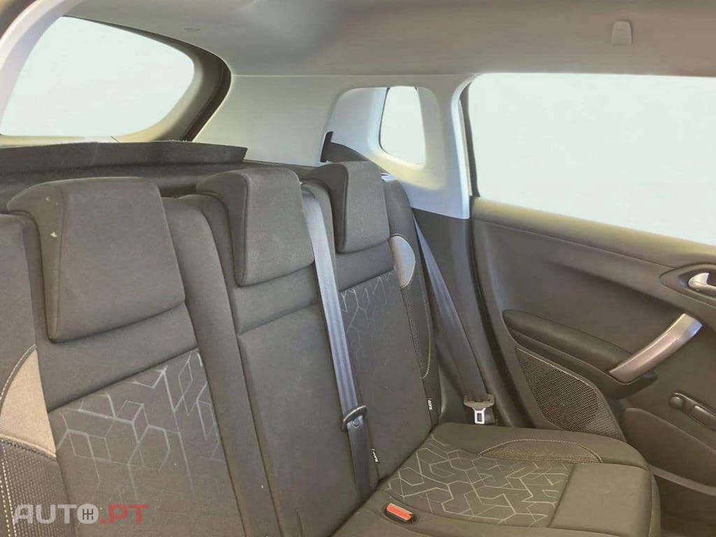 Peugeot 2008 1.2 PureTech Style