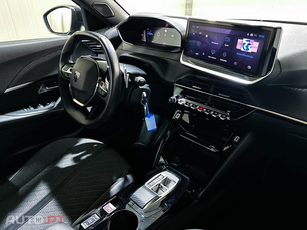 Peugeot 2008 1.2 PureTech Allure EAT8