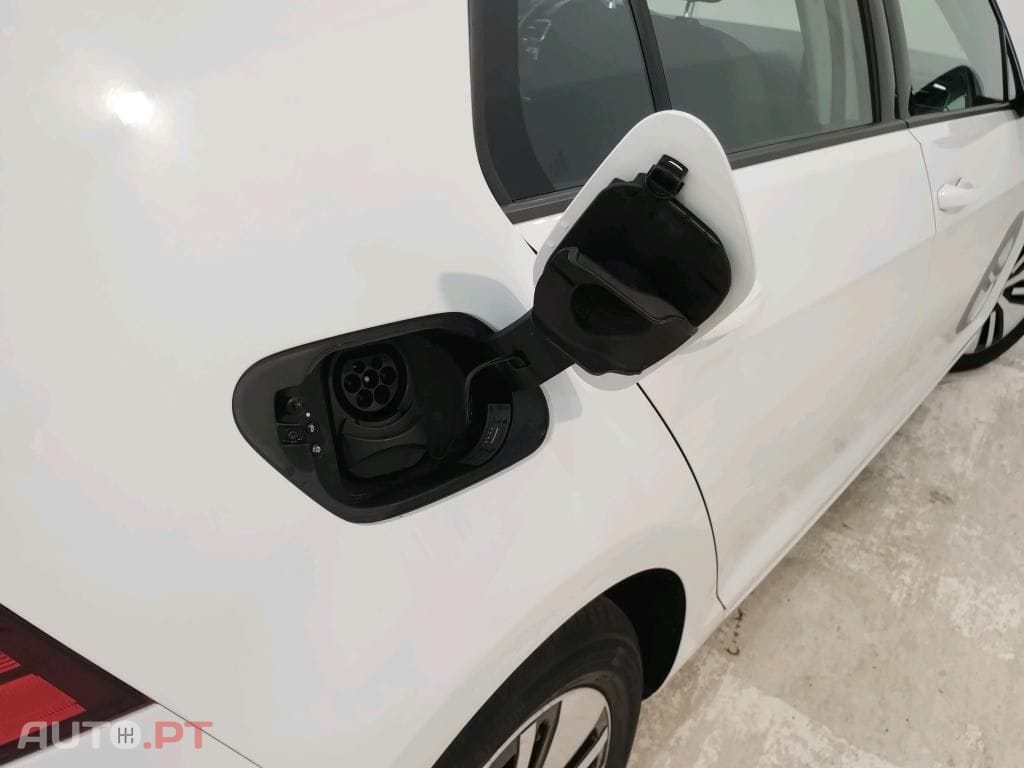 Volkswagen e-Golf AC/DC