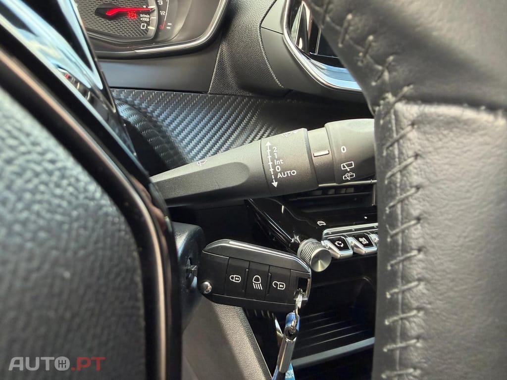 Peugeot 2008 1.2 PureTech Style