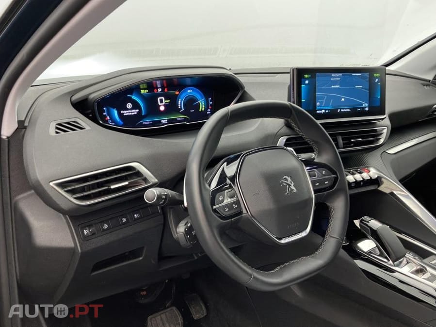Peugeot 3008 1.6 Hybrid Allure e-EAT8