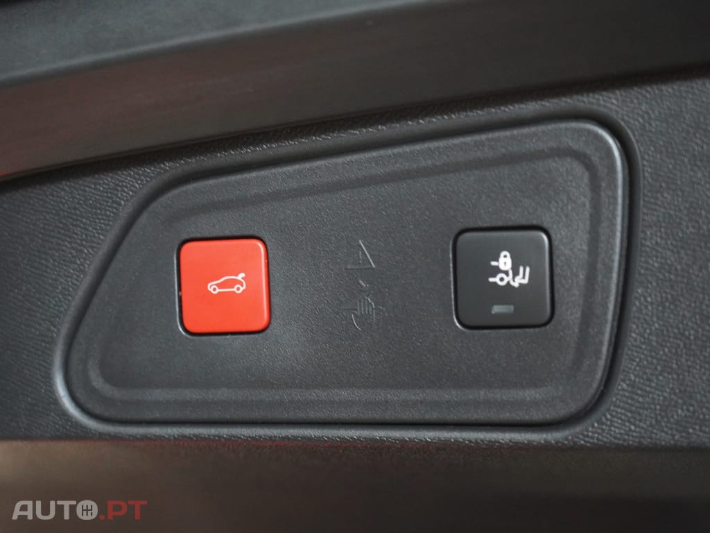 Peugeot 3008 1.6 Hybrid GT Line e-EAT8