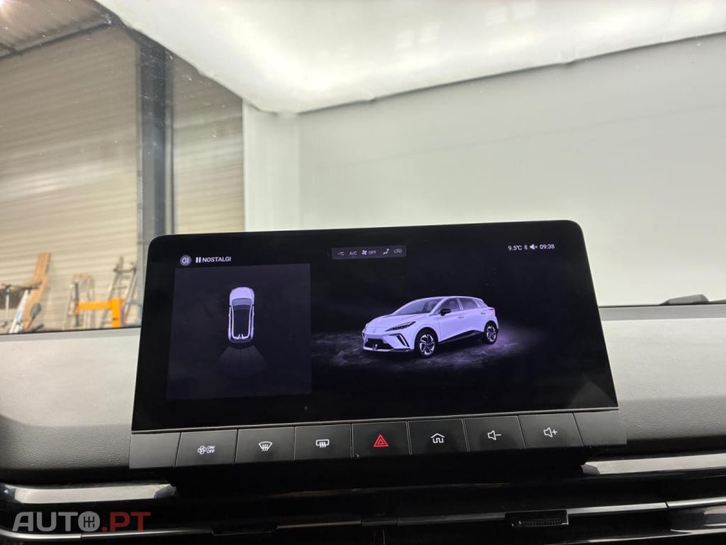 MG MG4 EV Standard 2WD