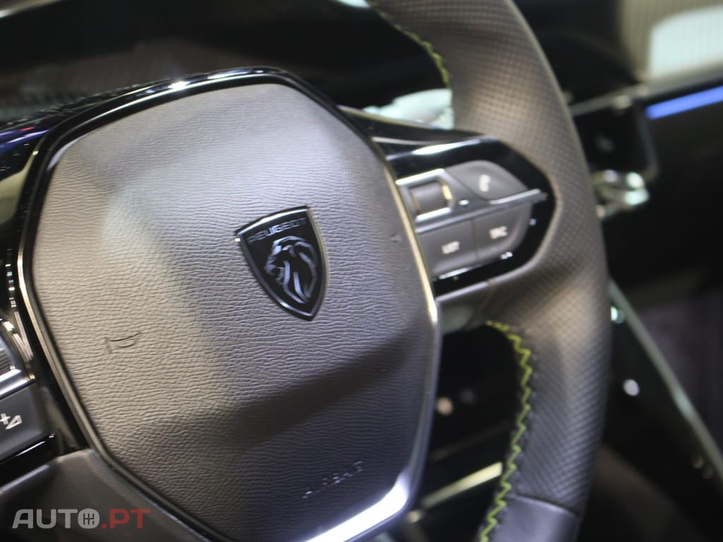 Peugeot E-2008 50 kWh GT