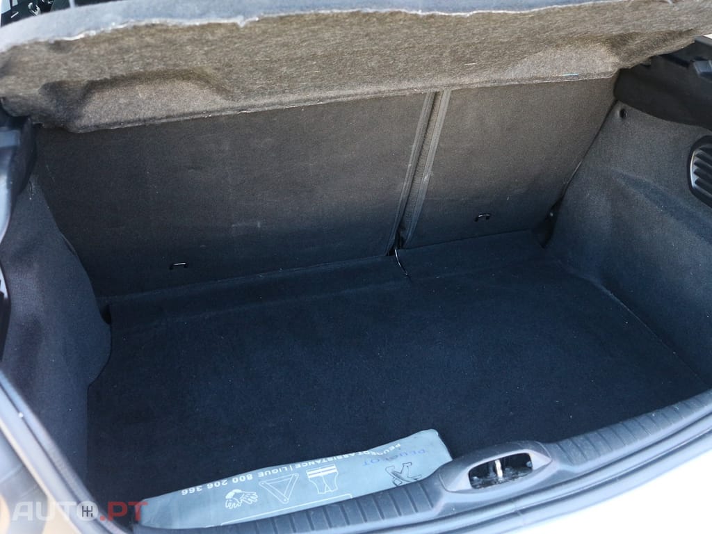 Peugeot 208 1.6 BlueHDi Style