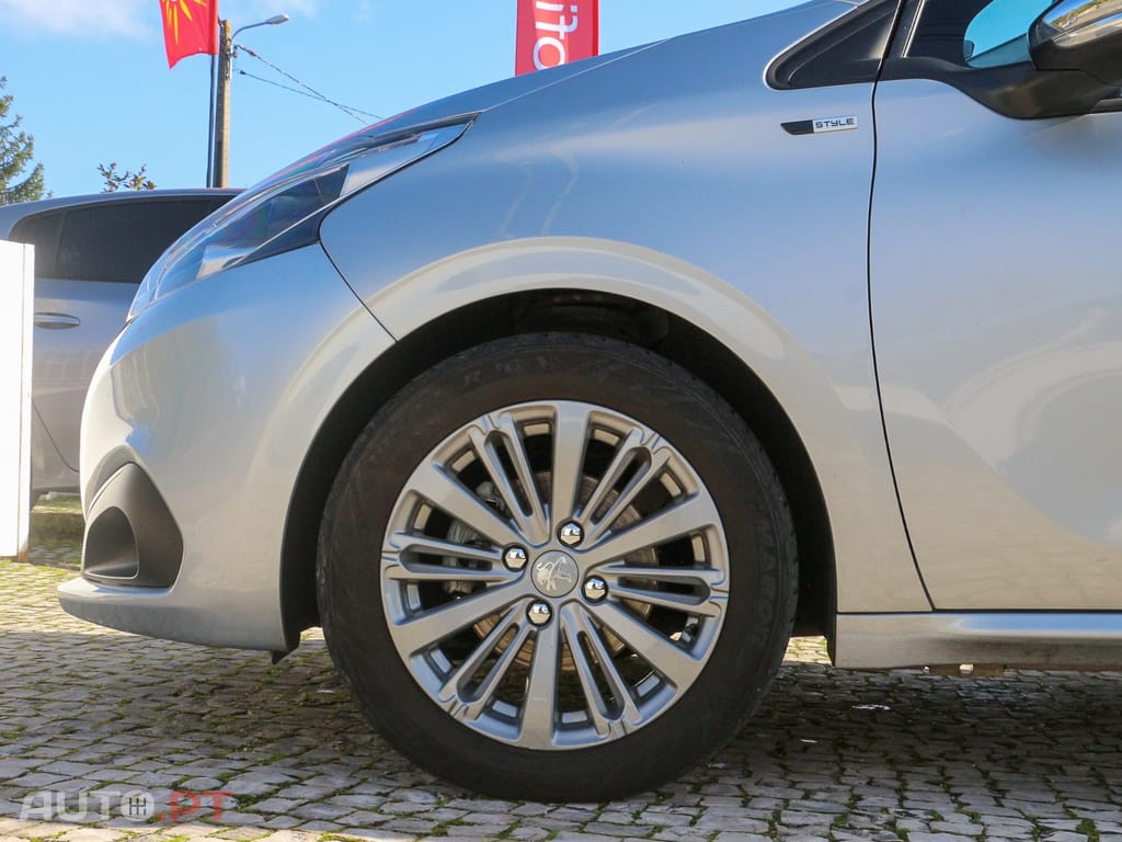 Peugeot 208 1.6 BlueHDi Style