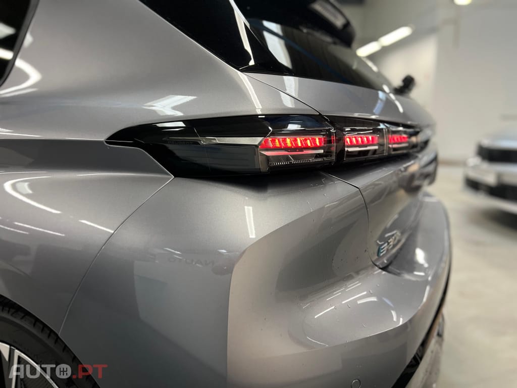 Peugeot E-308 54 kWh Style