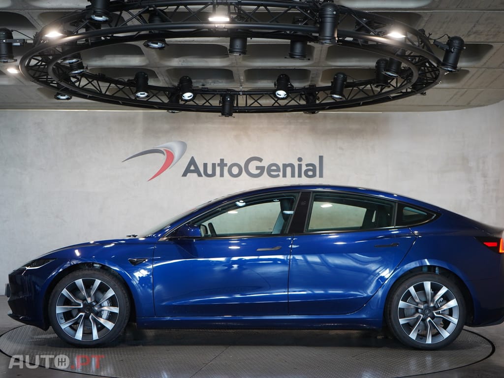 Tesla Model 3 Tração Traseira