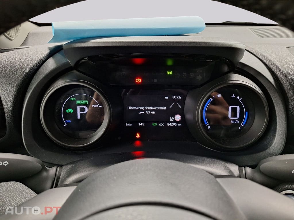 Toyota Yaris 1.5 VVT-i Iconic I.V.A DEDUTIVEL