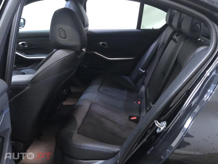 BMW 320 e Pack Desportivo M Auto